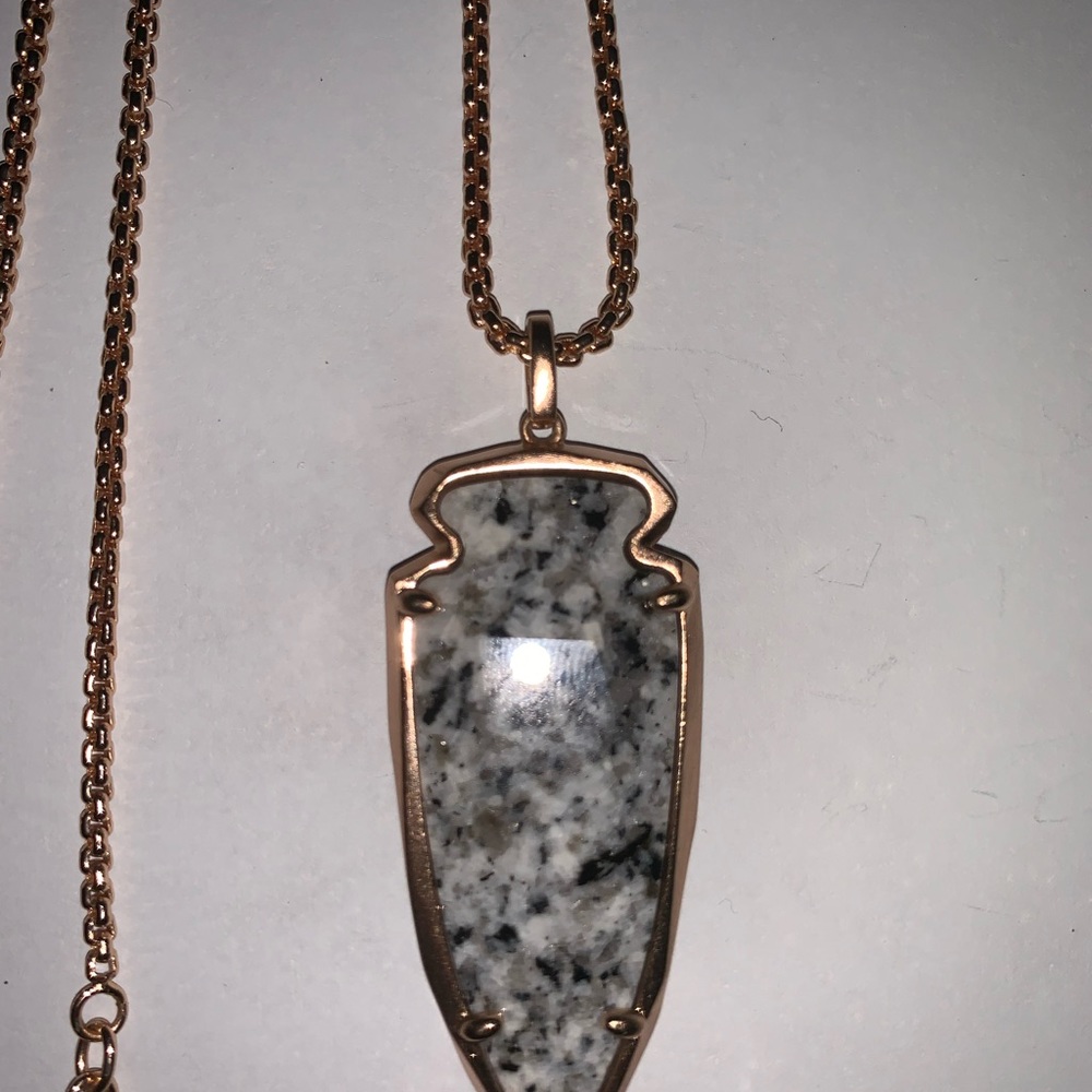 Kendra Scott rose gold necklace